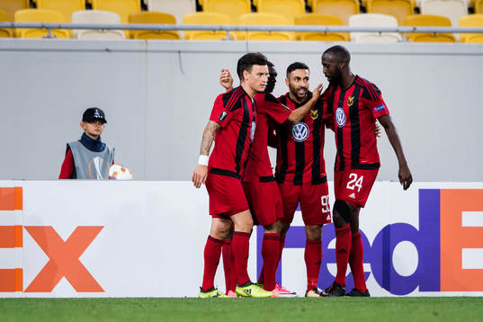 Östersunds Saman Ghoddos (m) jublar med Jamie Hopcutt och