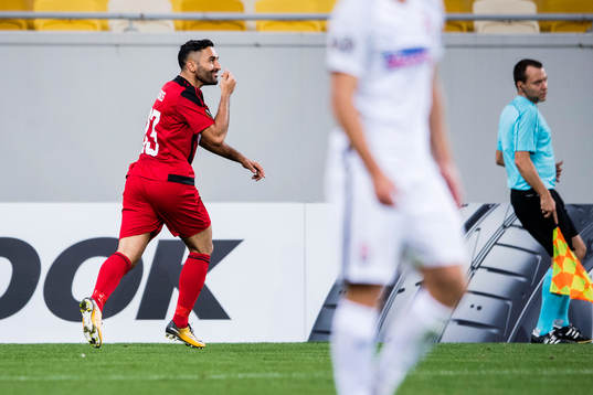 Östersunds Saman Ghoddos jublar