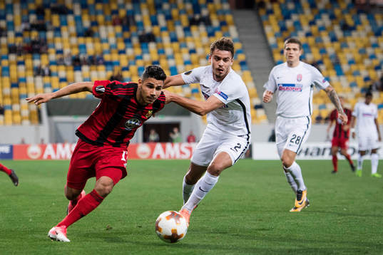 Östersunds Hosam Aiesh och Zoryas Artem Sukhotskiyunder