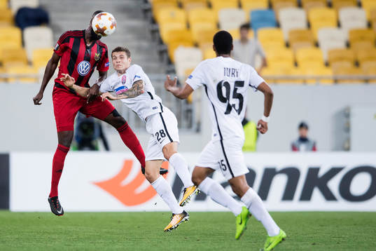 Östersunds Ronald Mukiibi och Zoryas Artem Gromov