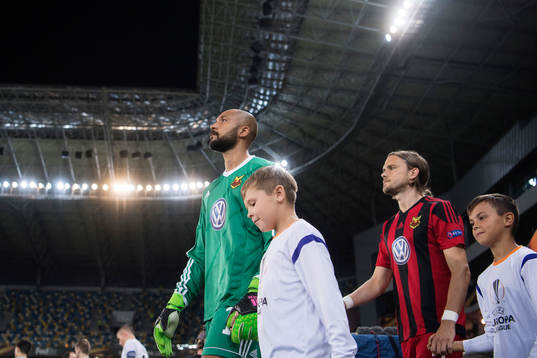 Östersunds målvakt Aly Keita och Tom Pettersson