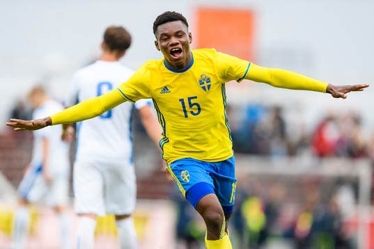 Sveriges Sylvin Mulumba Kayembe Ilolo jublar