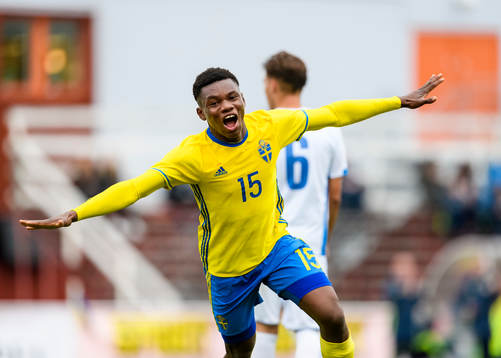 Sveriges Sylvin Mulumba Kayembe Ilolo jublar