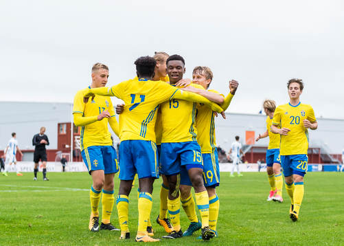Sveriges Sylvin Mulumba Kayembe Ilolo jublar
