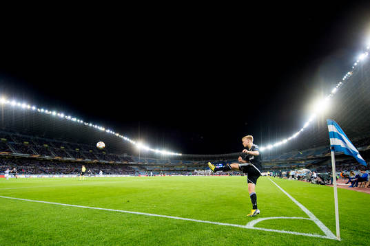 Birger Meling of Rosenborg takes a corner kick