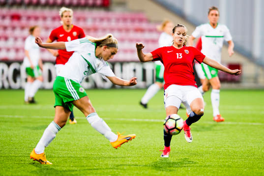 Rachel Newborough of Northern Ireland and Guro Reiten of