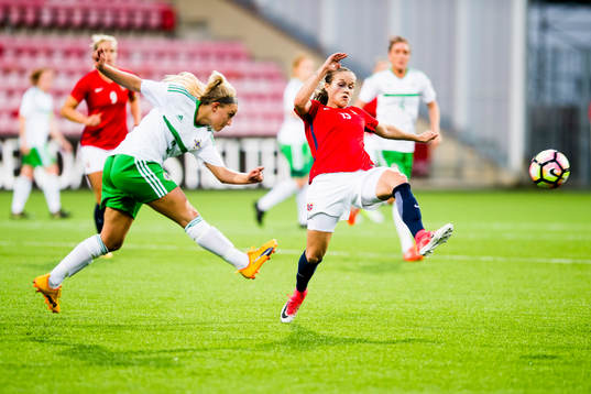 Rachel Newborough of Northern Ireland and Guro Reiten of