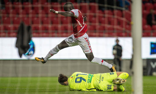 Kalmars Papa Alioune Diouf och Norrköpings målvakt David