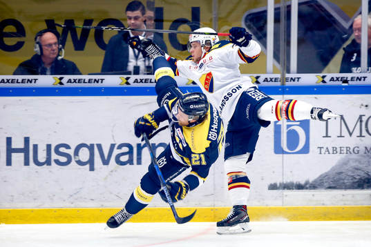 s Mattias Tedenby och Djurgårdens Jesper Pettersson
