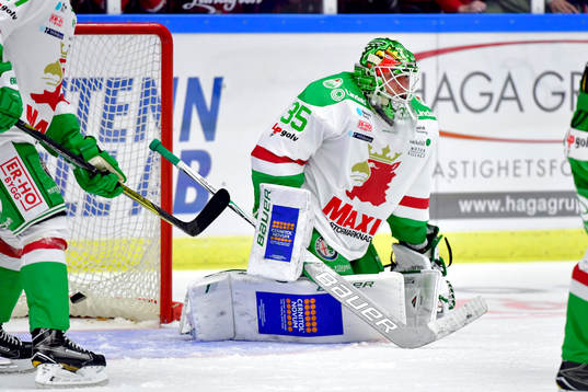 Rögles målvakt Emil Kruse depåar