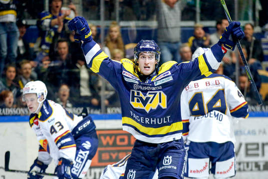 s Pierre Engvall jublar