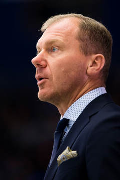s tränare Johan Lindbom