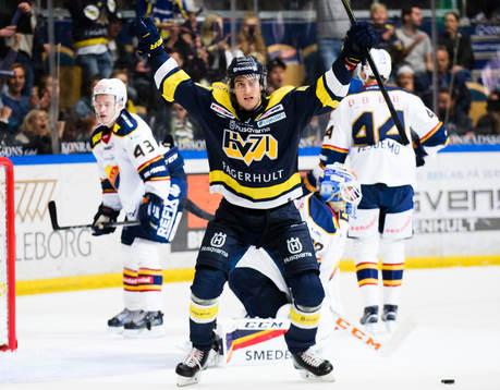s Pierre Engvall jublar