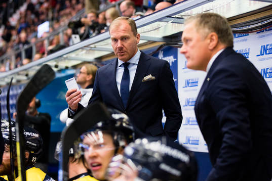 s tränare Johan Lindbom och assisterande tränare Stephan