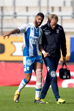 IFK Göteborgs Kristopher Da Graca får lämna planen skadad