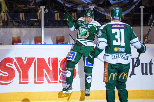Färjestads Michael Lindqvist jublar