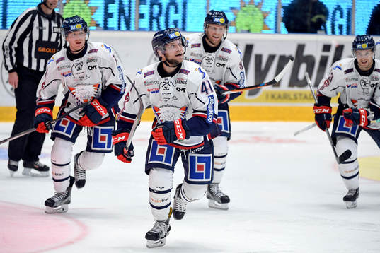 Linköpings Chad Billins  jublar