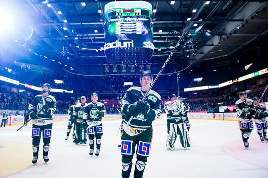 Färjestads Christoffer Törngren och andra i Färjestad