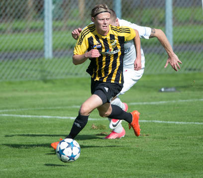 IFK Hässleholms Philip Bengtsson i matchen i division 2