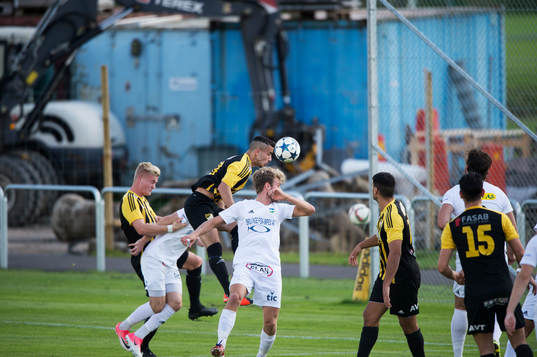 IFK Hässleholms Mohamed Hamdan i matchen i division 2