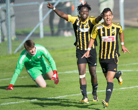 IFK Hässleholms  Waed Shaif grattas av Patrick Osiako i
