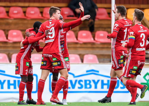 Piteås Samuel Naiwo jublar