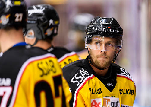 Luleås Patrick Cehlin på uppvärmningen