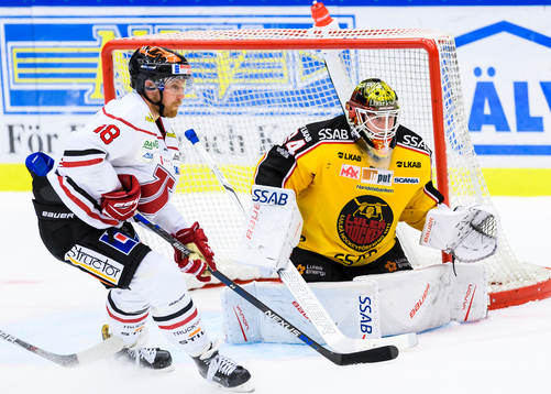 Luleås målvakt Joel Lassinatti och Örebros Joakim
