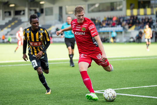 Häckens Nasiru Mohammed jagar Elfsborgs Joakim Nilsson