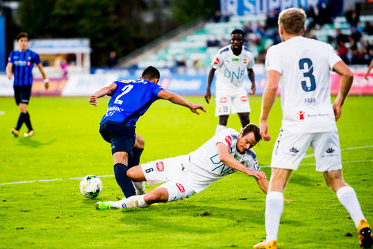 Ronald Jose Hernandez Pimentel of Stabæk and Henning