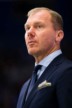 s tränare Johan Lindbom