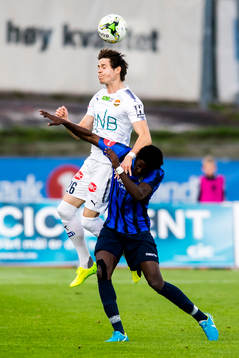 Lars-Christopher Vilsvik of Strømsgodset and Moussa