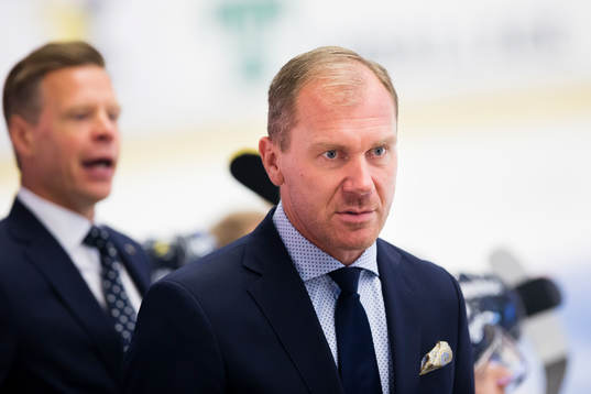 s tränare Johan Lindbom