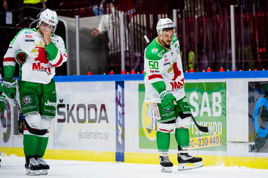Rögles Ludvig Rensfeldt och Juhamatti Aaltonen deppar
