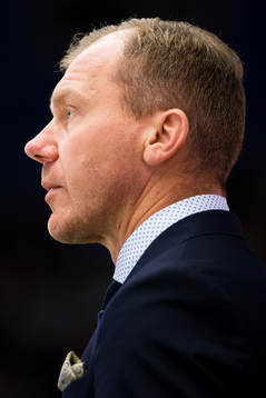 s tränare Johan Lindbom
