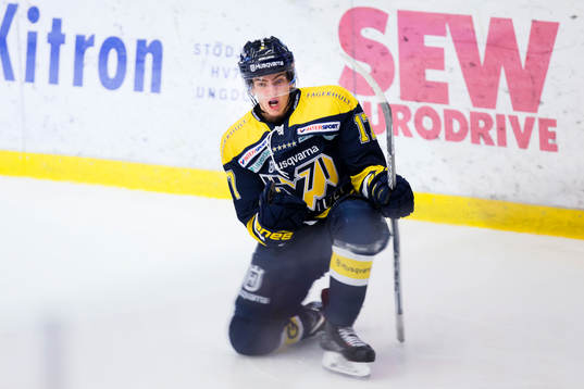 s Isac Brännström jublar