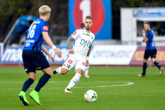 Andreas Schjølberg Hanche-Olsen of Stabæk and Marcus