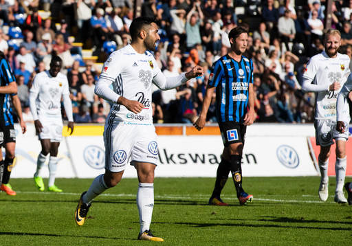 Östersunds Saman Ghoddos gör 0-3 på straff och jublar