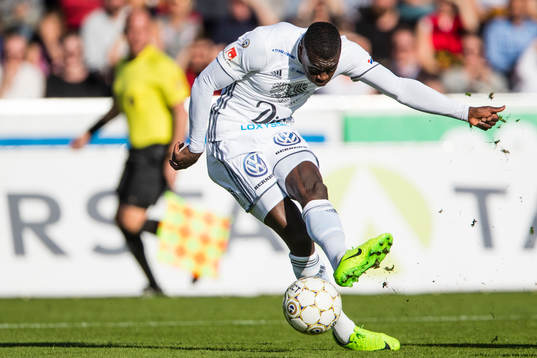 Östersunds Ken Sema med ett skott