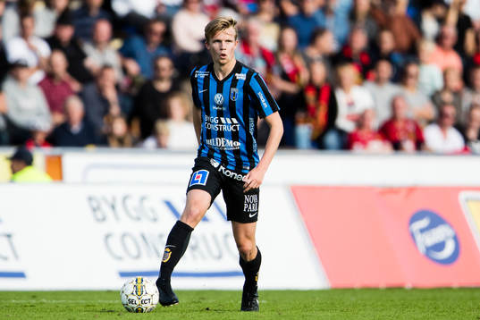 Sirius Oscar Kindlund med bollen