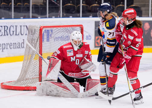 Modos Emma Söderberg släpper in 0-1 från Djurgårdens