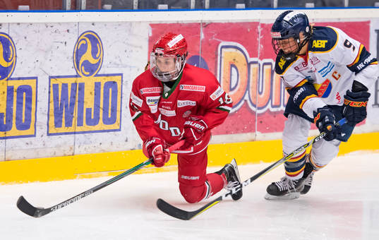 Alice Östensson jagas av Molly Engström
