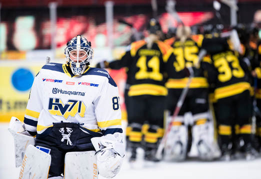 s målvakt Sabina Eriksson deppar