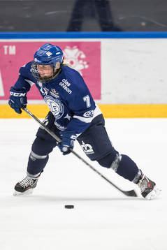 Leksands Emma Lind  i ishockeymatchen i SDHL mellan Leksand