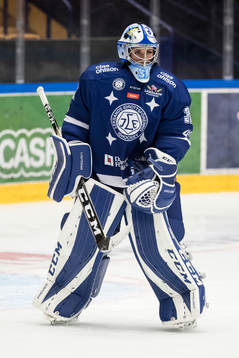 Leksands Julia Åberg  i ishockeymatchen i SDHL mellan