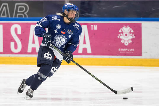 Leksands Hanna Lindqvist  i ishockeymatchen i SDHL mellan