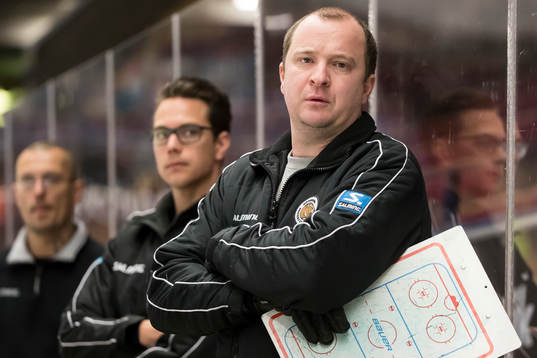 Göteborgs Heini Lundin i ishockeymatchen i SDHL mellan
