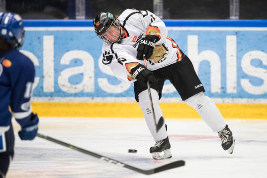 Göteborgs Matilda Rantanen  i ishockeymatchen i SDHL