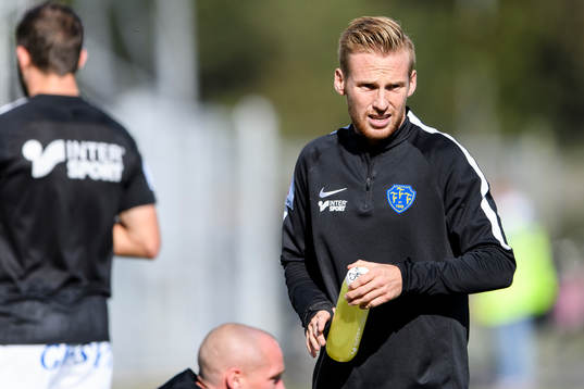 Falkenbergs Tobias Englund före fotbollsmatchen i