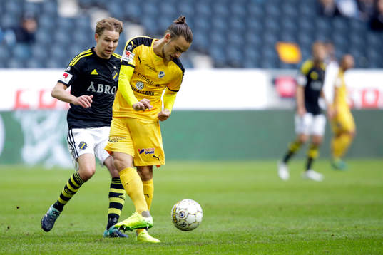s Johan Blomberg och Halmstads Pontus Silfwer